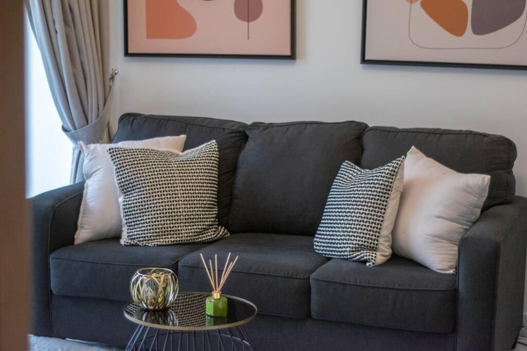 Lively Pop Apartment On The Business Bay Canal Dubai Dış mekan fotoğraf