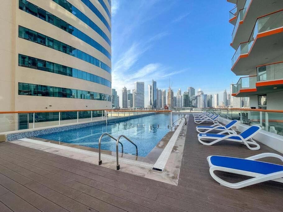 Lively Pop Apartment On The Business Bay Canal Dubai Dış mekan fotoğraf
