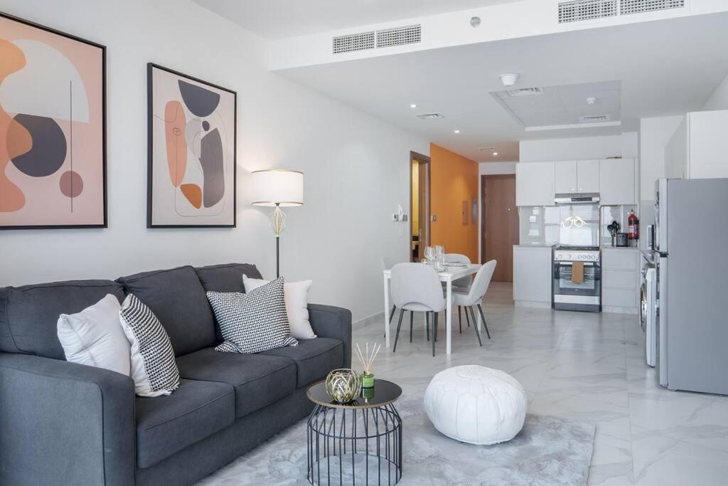 Lively Pop Apartment On The Business Bay Canal Dubai Dış mekan fotoğraf