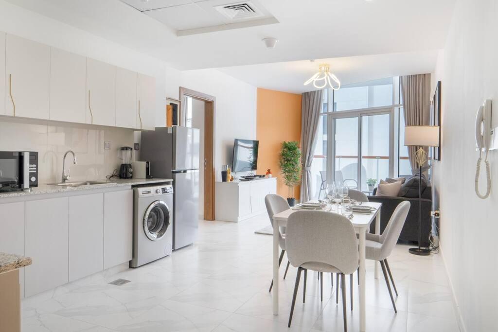 Lively Pop Apartment On The Business Bay Canal Dubai Dış mekan fotoğraf